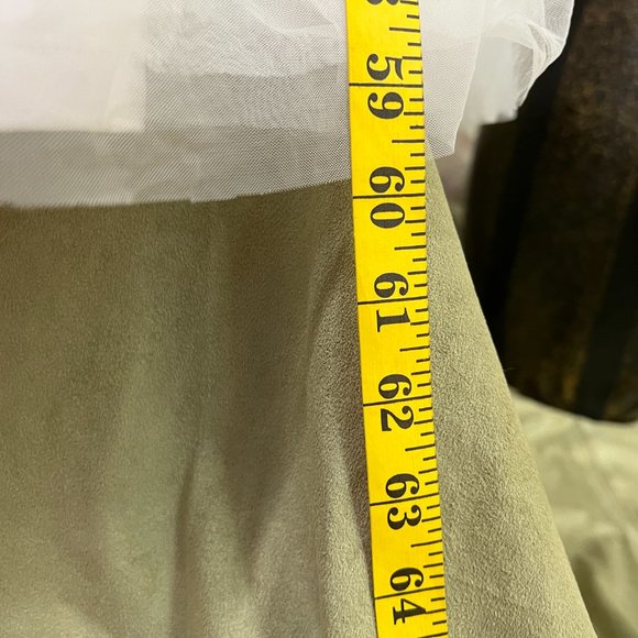 📌 JJs House Princess Wedding Gown, Tulle, Lace and Beading, Sleeveless - Picture 16 of 16